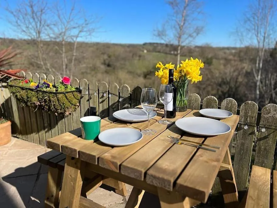 Semesterbostad Treetops Cottage At Treetops Hideouts Richmond